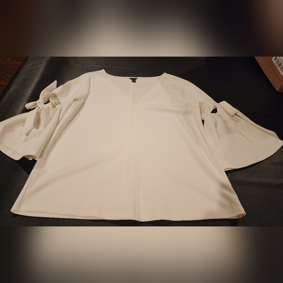 Ann Taylor Blouse with bell sleeves - Winter White - Size Large - Picture 5 of 7